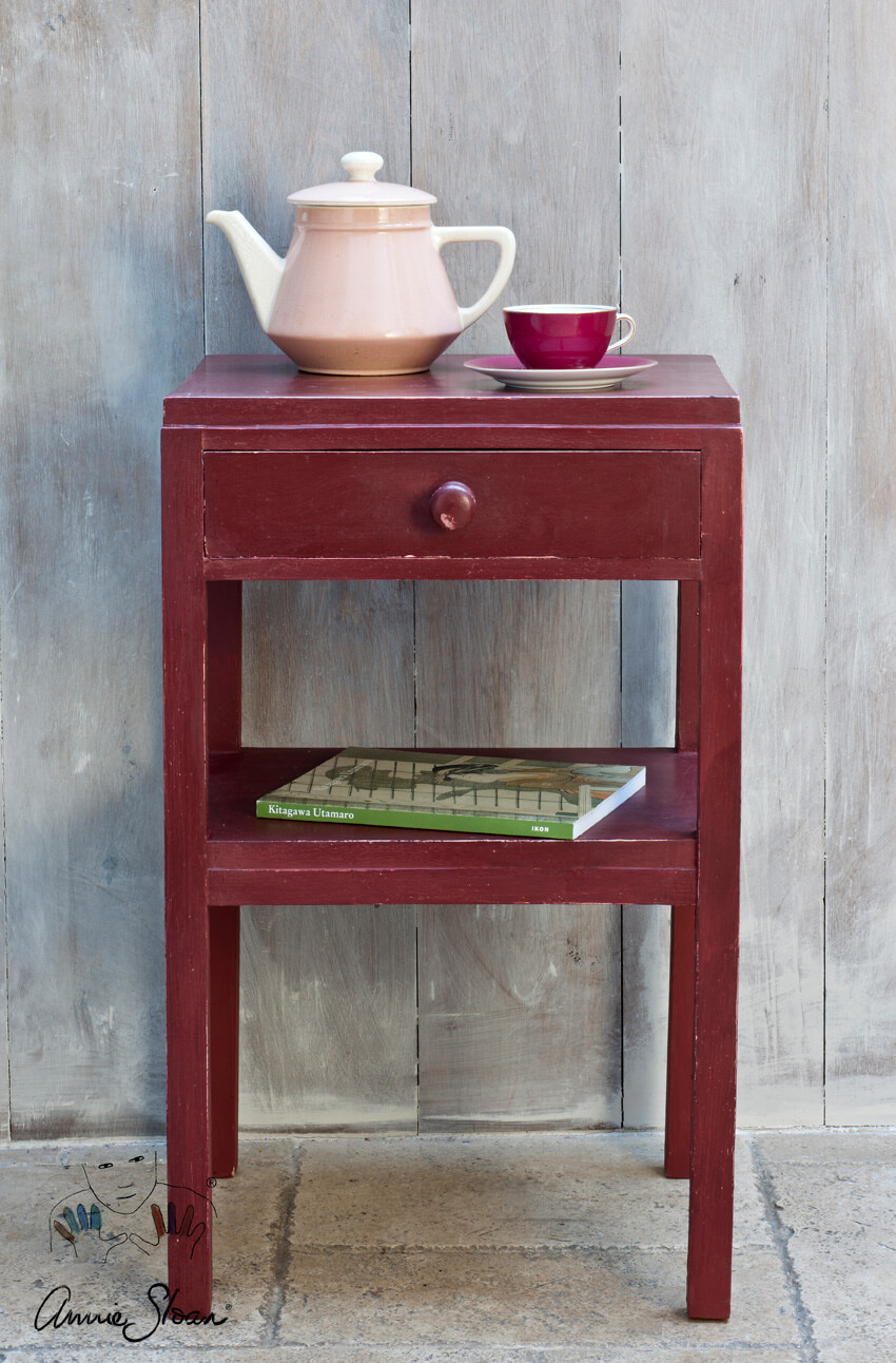 Möbel in Primer Red von Annie Sloan