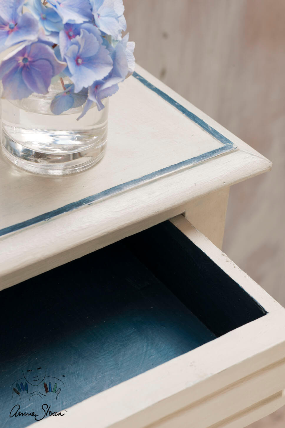 Schublade in Country Grey Chalk Paint von Annie Sloan