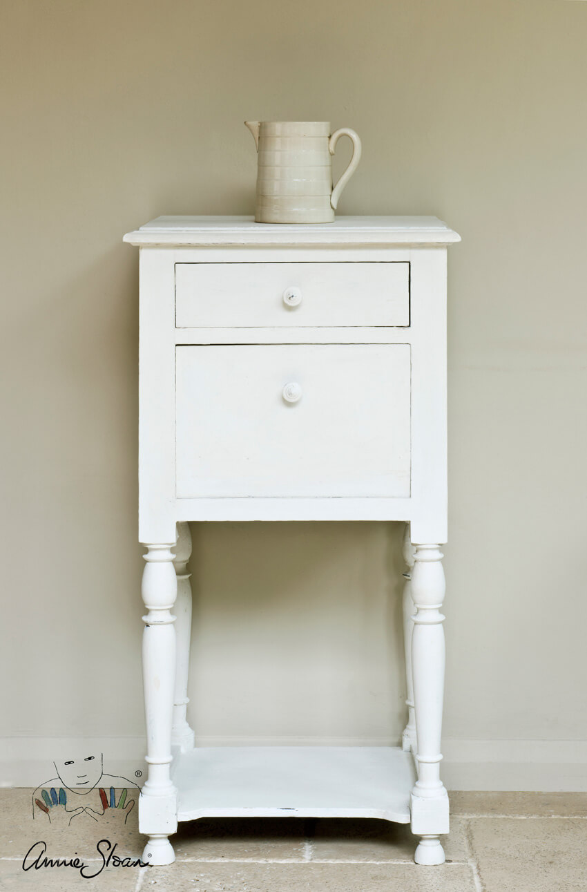 Möbel in Old White Chalk Paint von Annie Sloan